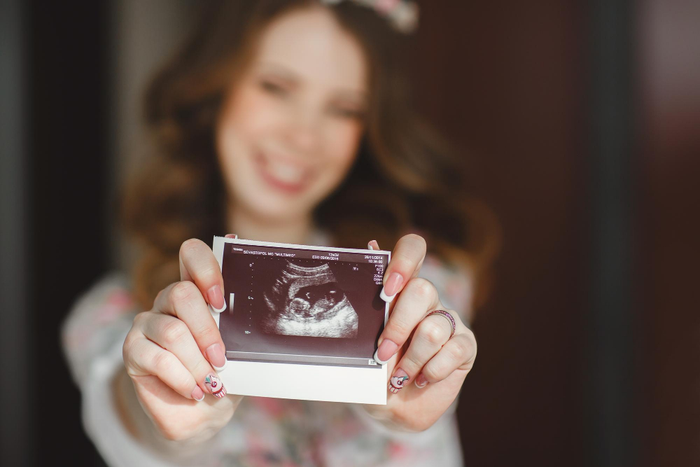 cute-pregnant-woman-at-home